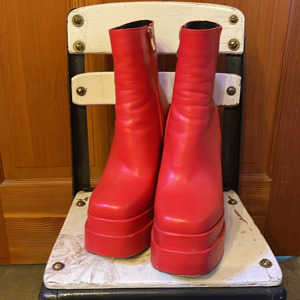 Red platform boots - Picture 3 of 5